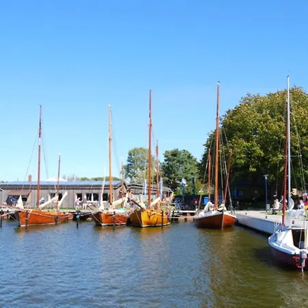 Apartmenthauser Zum Zeesenboot Apartman *